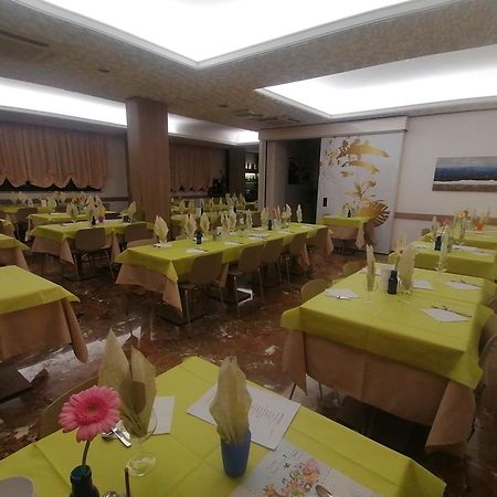 Hotel Silvana Bellaria-Igea Marina Bagian luar foto
