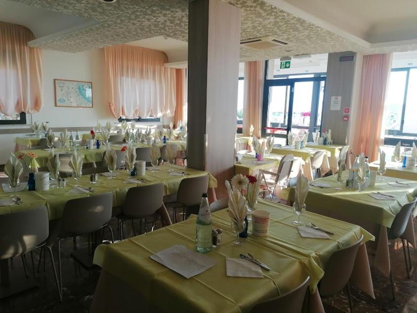 Hotel Silvana Bellaria-Igea Marina Bagian luar foto