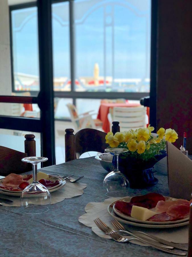 Hotel Silvana Bellaria-Igea Marina Bagian luar foto